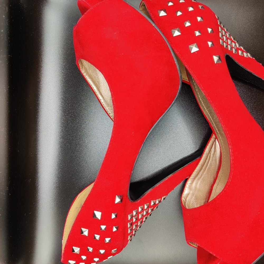 Red heels - Picture 3 of 10